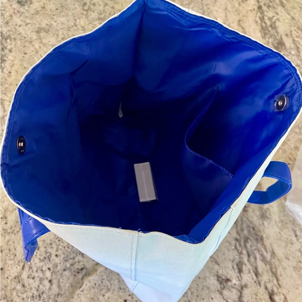 Sold ZO Skin Health-Sunscreen + Primer Broad-Spectrum
SPF 30 +ZO Tote Bag - Picture 4 of 7